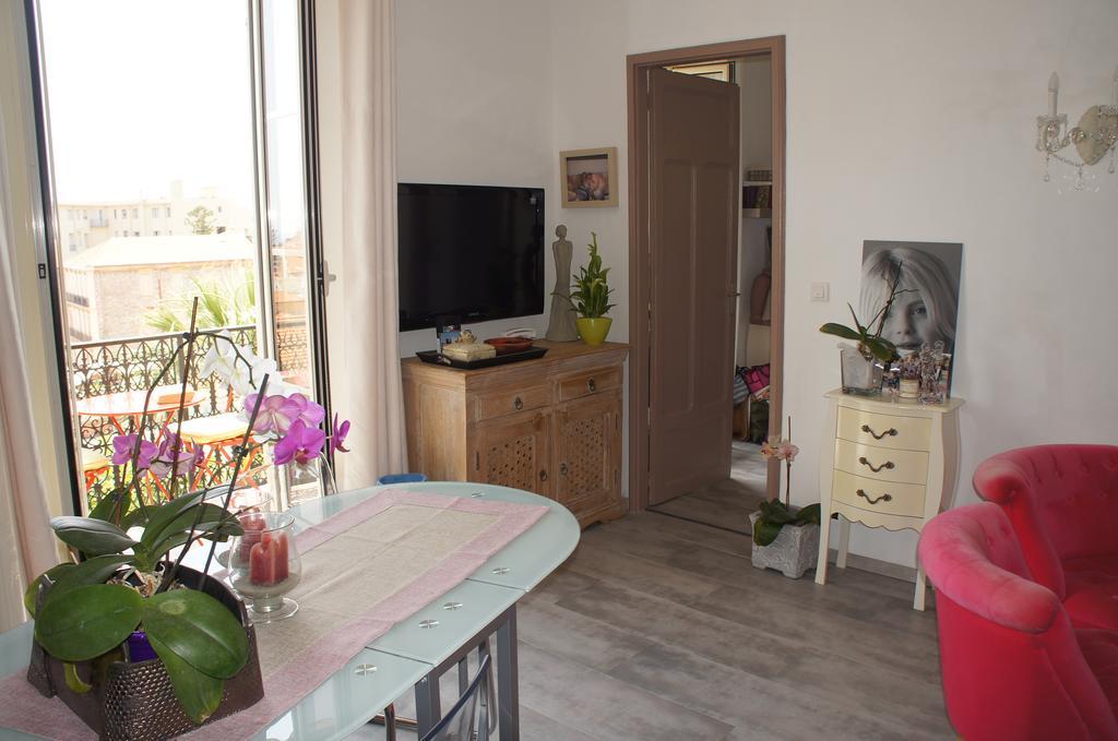 Le Louvre Apartamento Menton Exterior foto