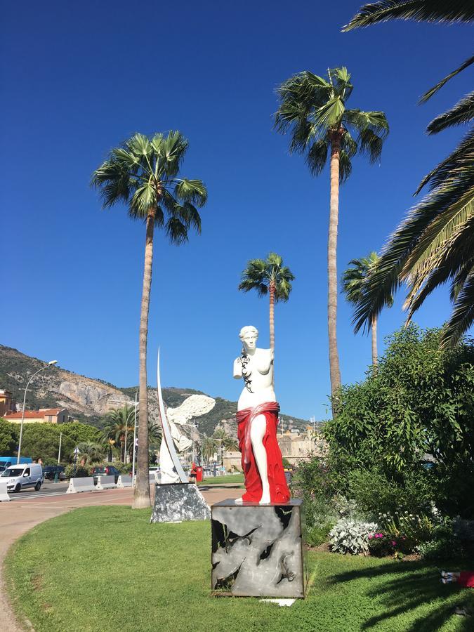 Le Louvre Apartamento Menton Exterior foto